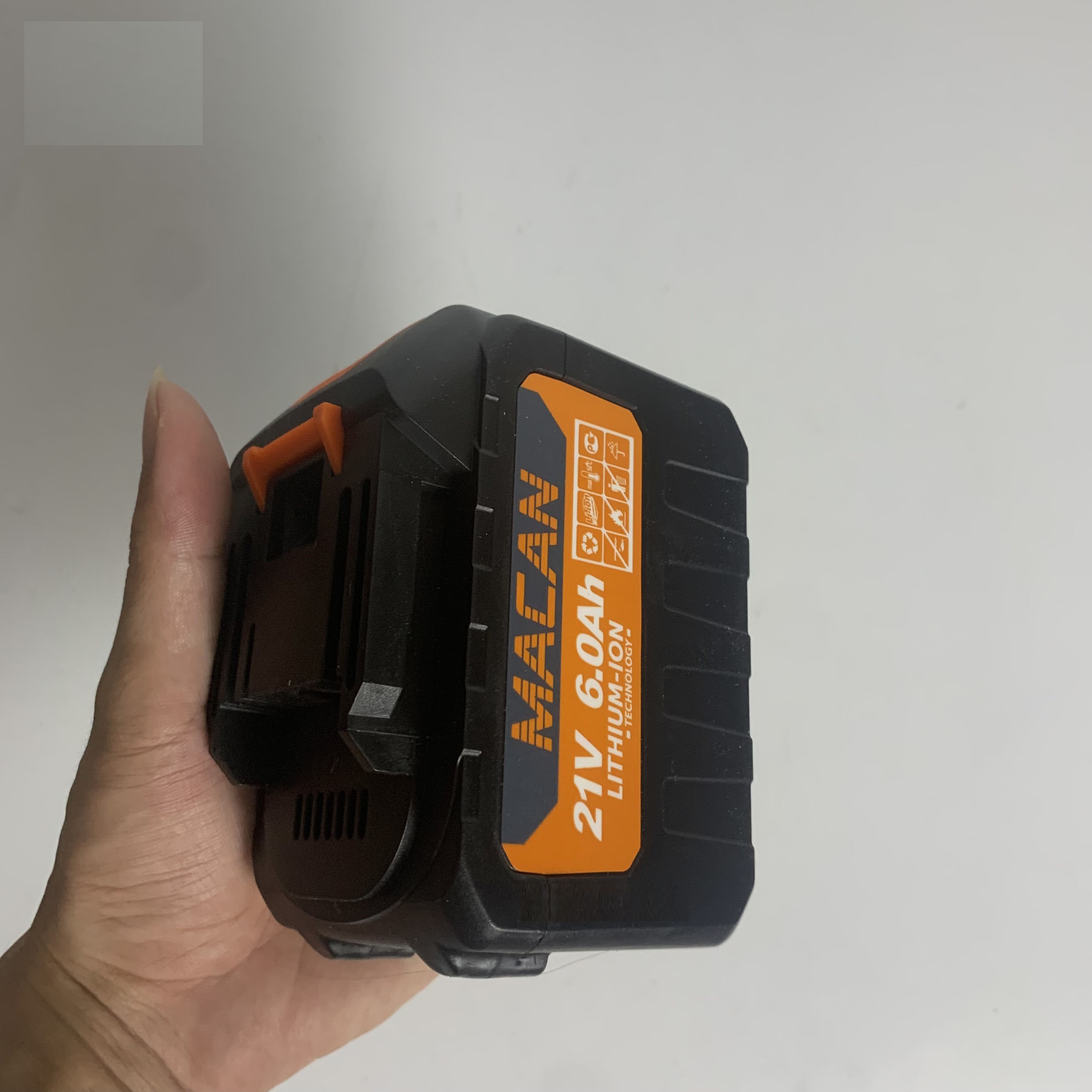 HÀNG CHÍNH HÃNG - Pin MACAN 15 Cell 21V dung lượng cao chân pin phổ thông