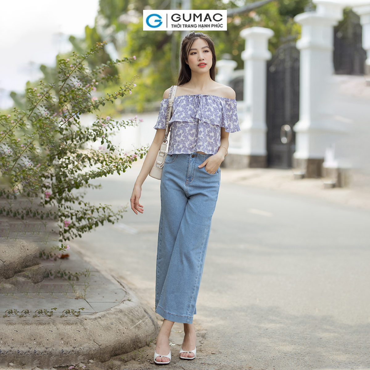 Áo kiểu trễ vai nữ tính trẻ trung thời trang GUMAC AD07020