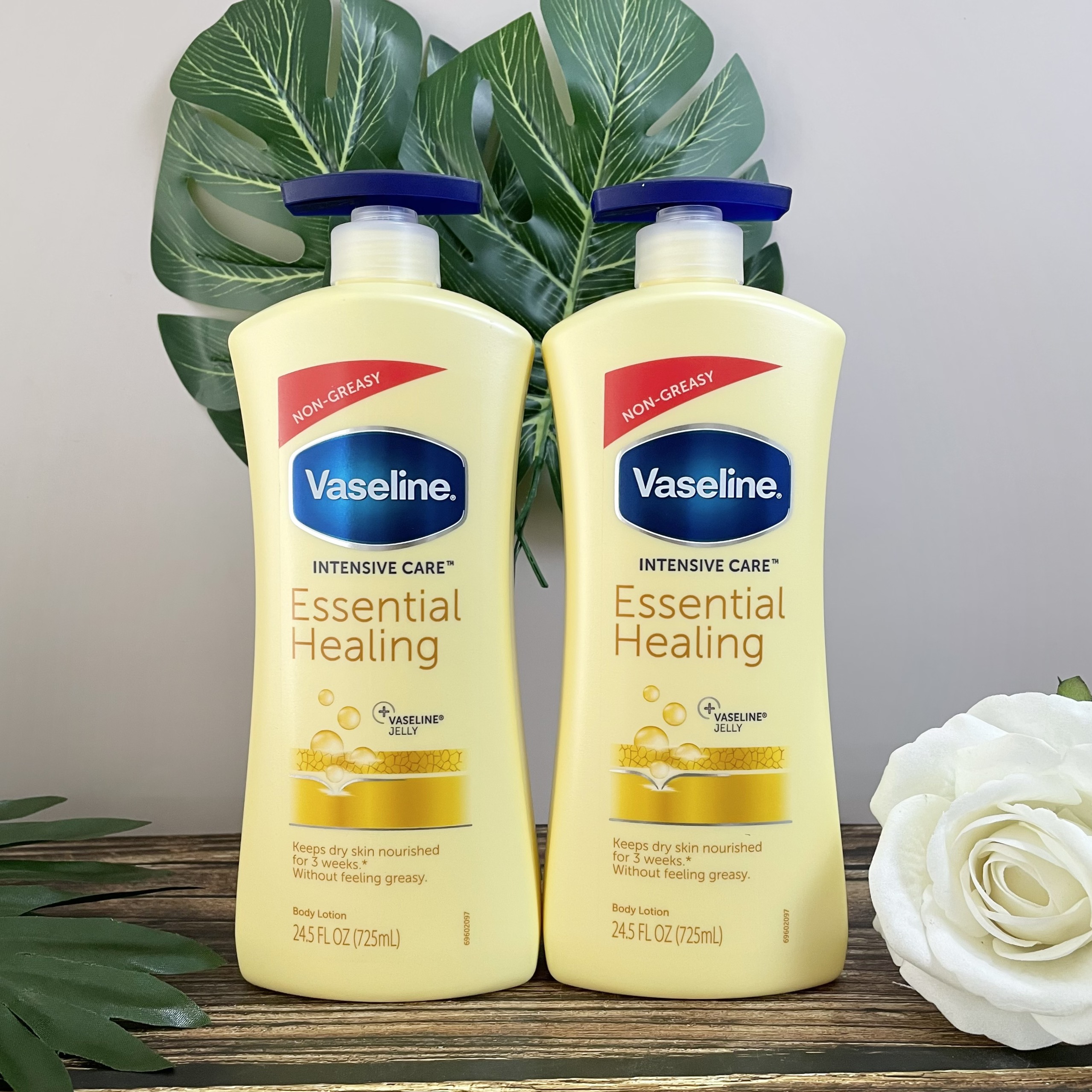 Sữa dưỡng thể Vaseline Intensive Care Essential Healing Lotion 725ml Vàng Mẫu mới