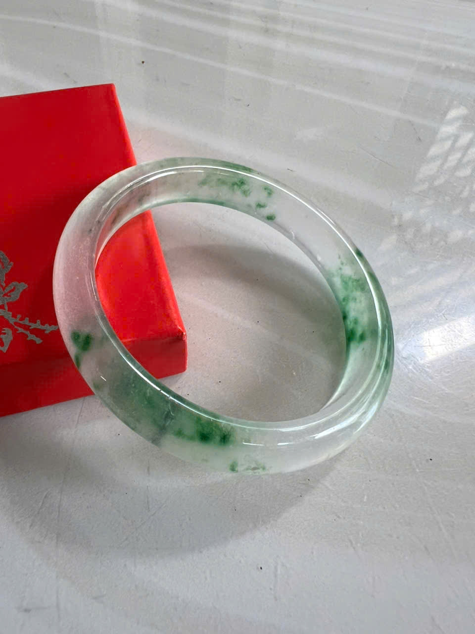 Vòng Tay Nữ Bản Hẹ Đá Mã Não DuLong Trắng Xanh Rong Biển 3 bên cân xứng Trong Bóng Đẹp Ni 56mm Cao 10mm Dầy 7mm Món quà tặng Nữ 53kg - 58kg đeo tay xinh rẻ đẹp ý nghĩa ạ