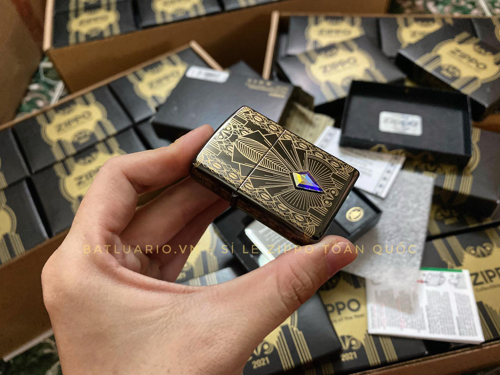 Bật Lửa Zippo 49501 – Zippo 2021 Collectible Of The Year – Zippo Coty 2021 Asia – Zippo Salute To 100 Years Of Art Deco