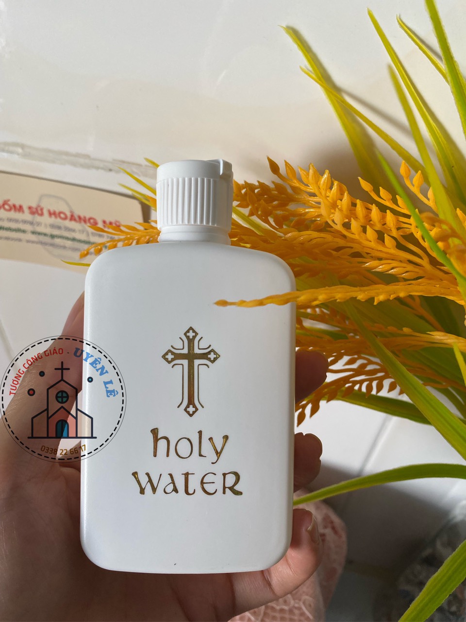 Bình đựng nước phép công giáo
