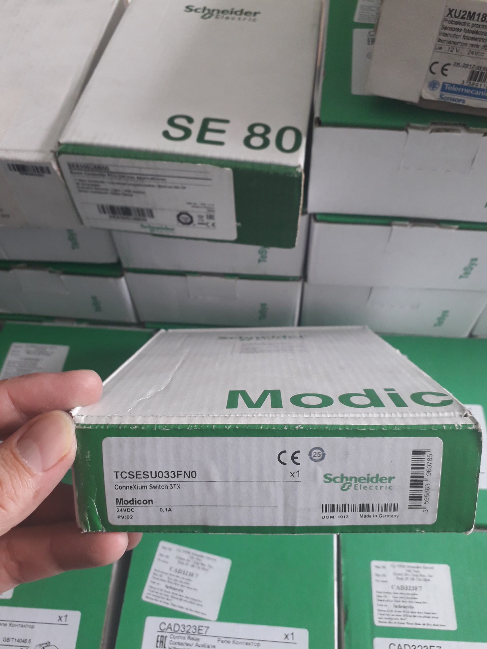 TCSESU033FN0 - Bộ chuyển mạch Ethernet công nghiệp 3 cổng Schneider