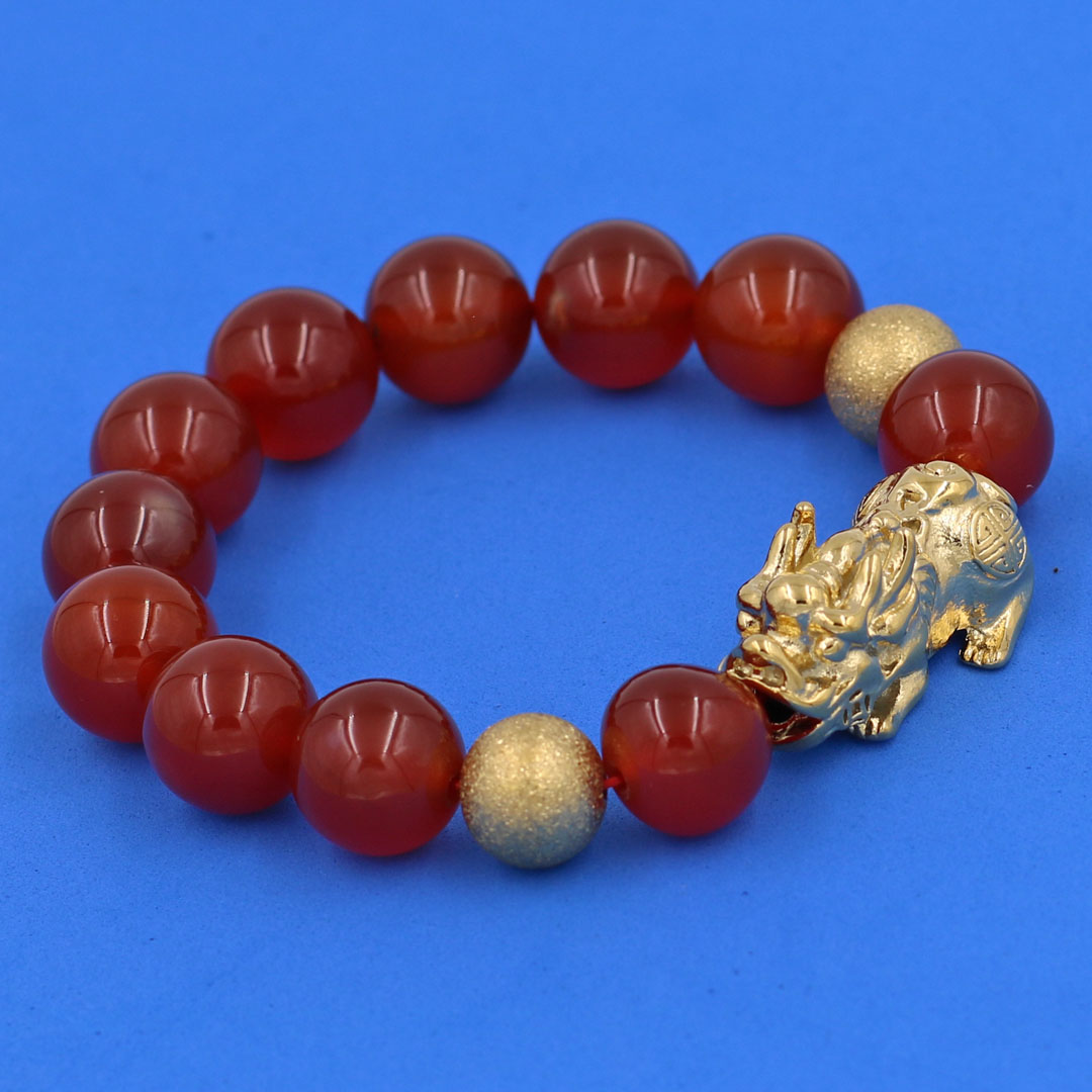Vòng chuỗi đeo tay mã não đỏ 14 ly  charm tỳ hưu và bi inox vàng, vòng tay chuỗi hạt
