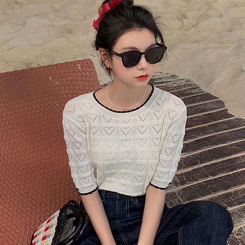 Áo Thun Nữ Ngắn Tay Cổ Tròn