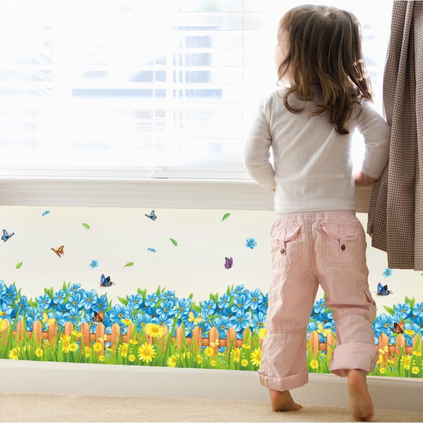 Decal dán tường trang trí - CHÂN TƯỜNG HÀNG RÀO HOA BƯỚM XANH NGỌC BÍCH
