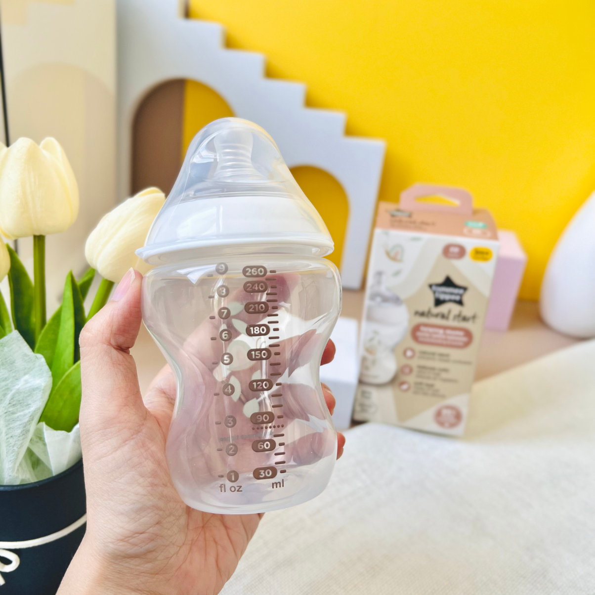 Bình Sữa PP Ty Siêu Mềm Tự Nhiên Tommee Tippee Natural Start 260ml, Núm Ty Của Bình 3-6 Tháng - Hoạ Tiết