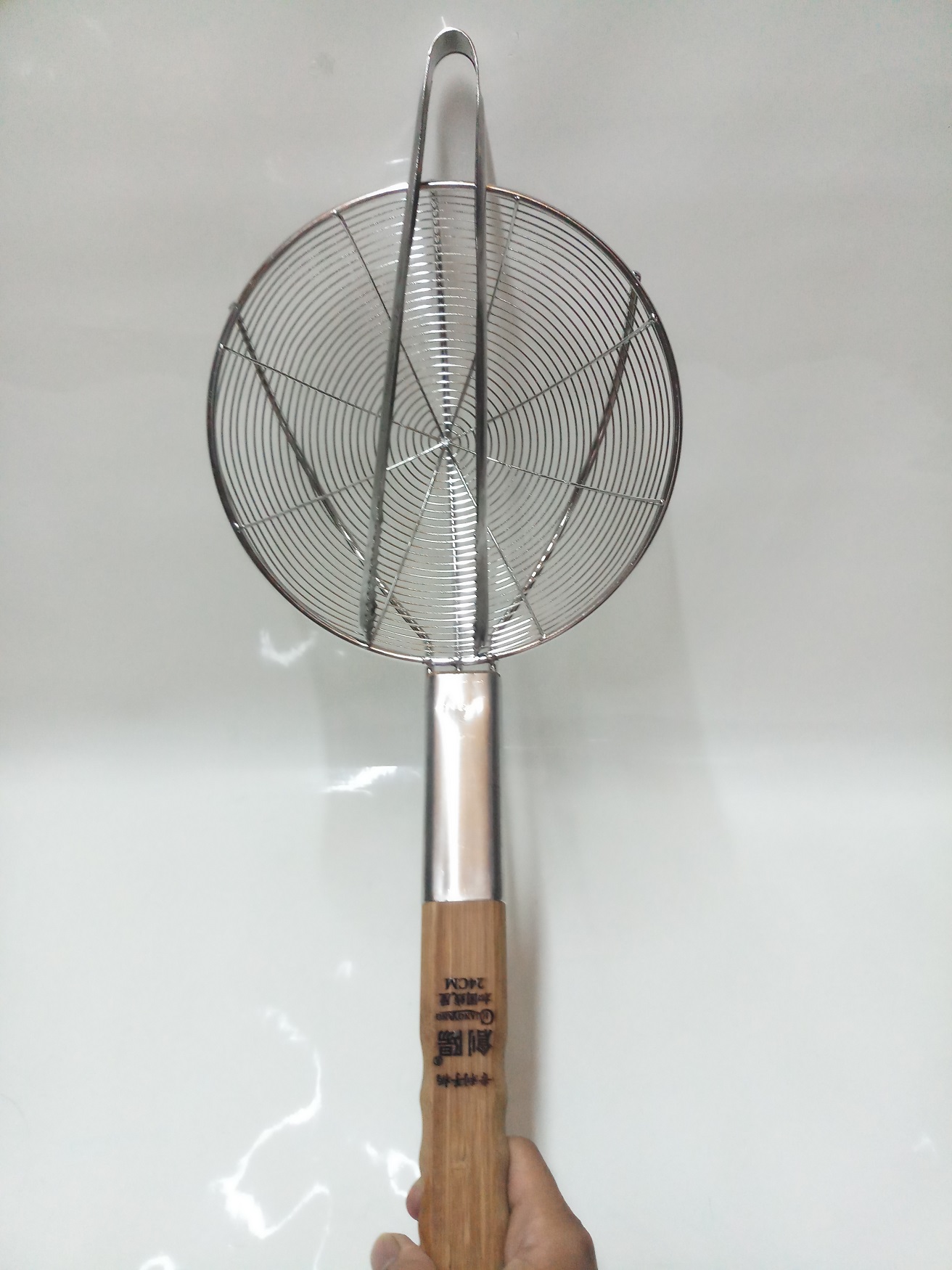 VỢT VÒNG INOX CÁN GỖ VỚT XƯƠNG,RAU CỦ VỚT ĐỒ CHIÊN,TẶNG KÈM MỘT GẮP INOX CAO CẤP.