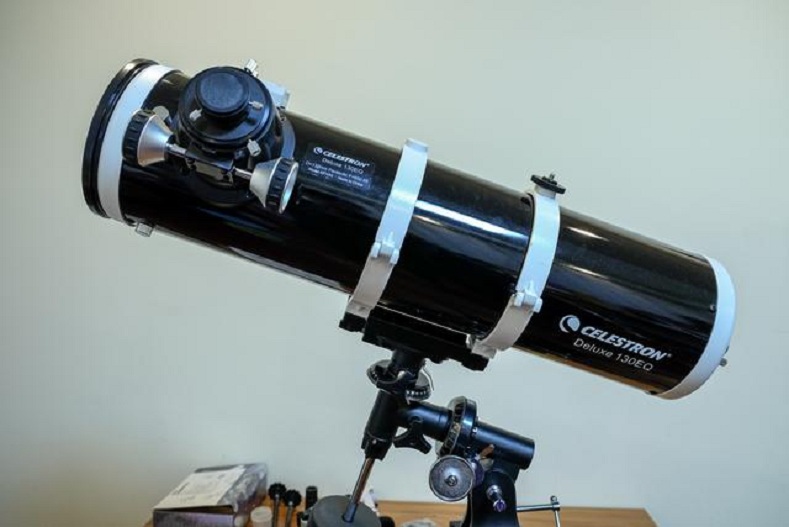 Kính thiên văn Celestron Deluxe 130EQ chính hãng