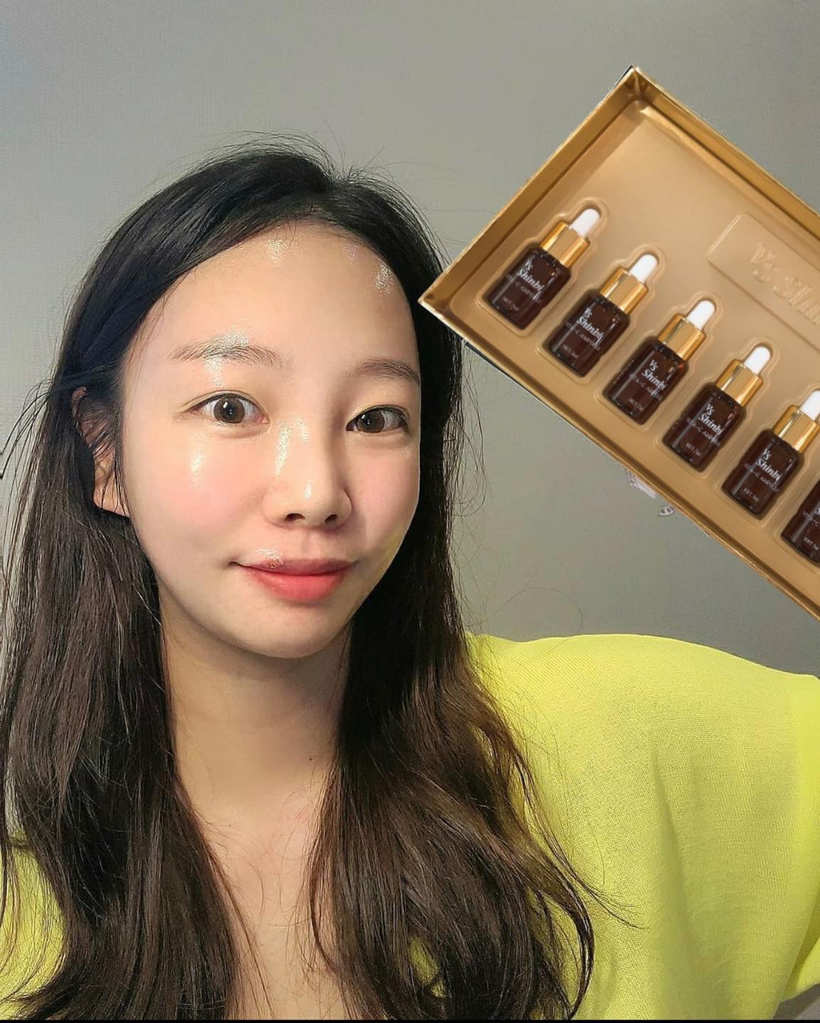 Set 7 lọ VS Shinbi Vita-C Ampoule Serum Hỗ Trợ Điều Trị Nám Tầng Sâu Phục Hồi Da, Xóa Sạm Nám Tàn Nhang Với Tính Chất Thẩm Thấu Nhanh Không Gây Bí Da Không Gây Khô Bong Tróc Da Dưỡng Trắng Hồng Căn Mịn Vùng Da Sau Điều Trị Lọ 7ml