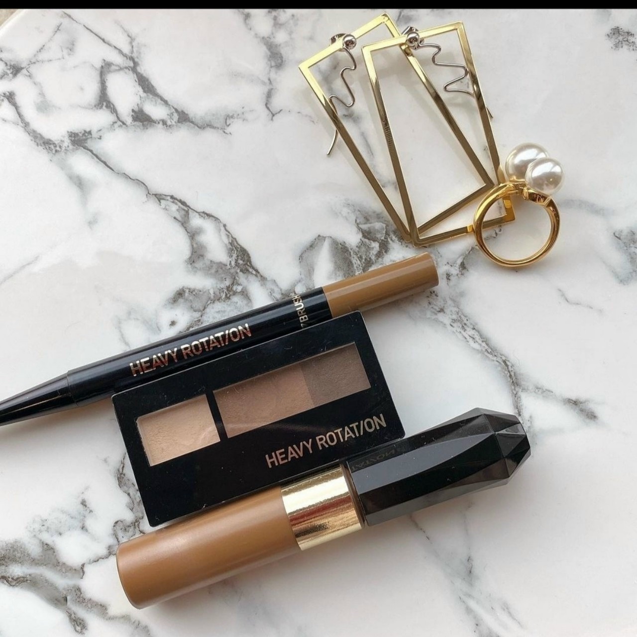 Bột Kẻ Lông Mày Chống Trôi Siêu Mịn Kissme Heavy Rotation (Màu Nâu Tự Nhiên #01)