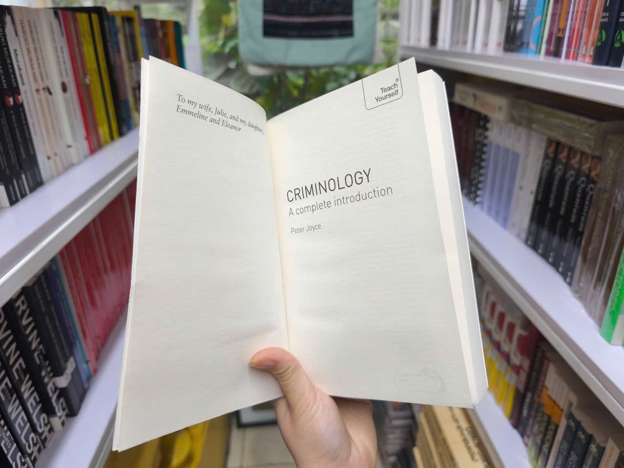 Sách - Criminology: A Complete Introduction by Peter Joyce - Nonfiction / Psychology In English
