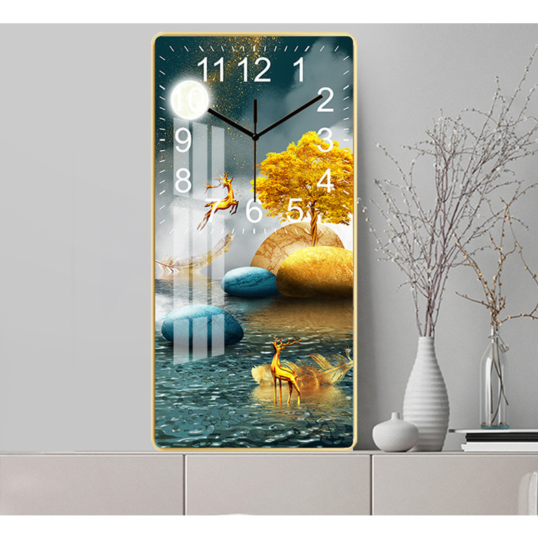Đồng hồ treo tường sang trọng họa tiết độc đáo