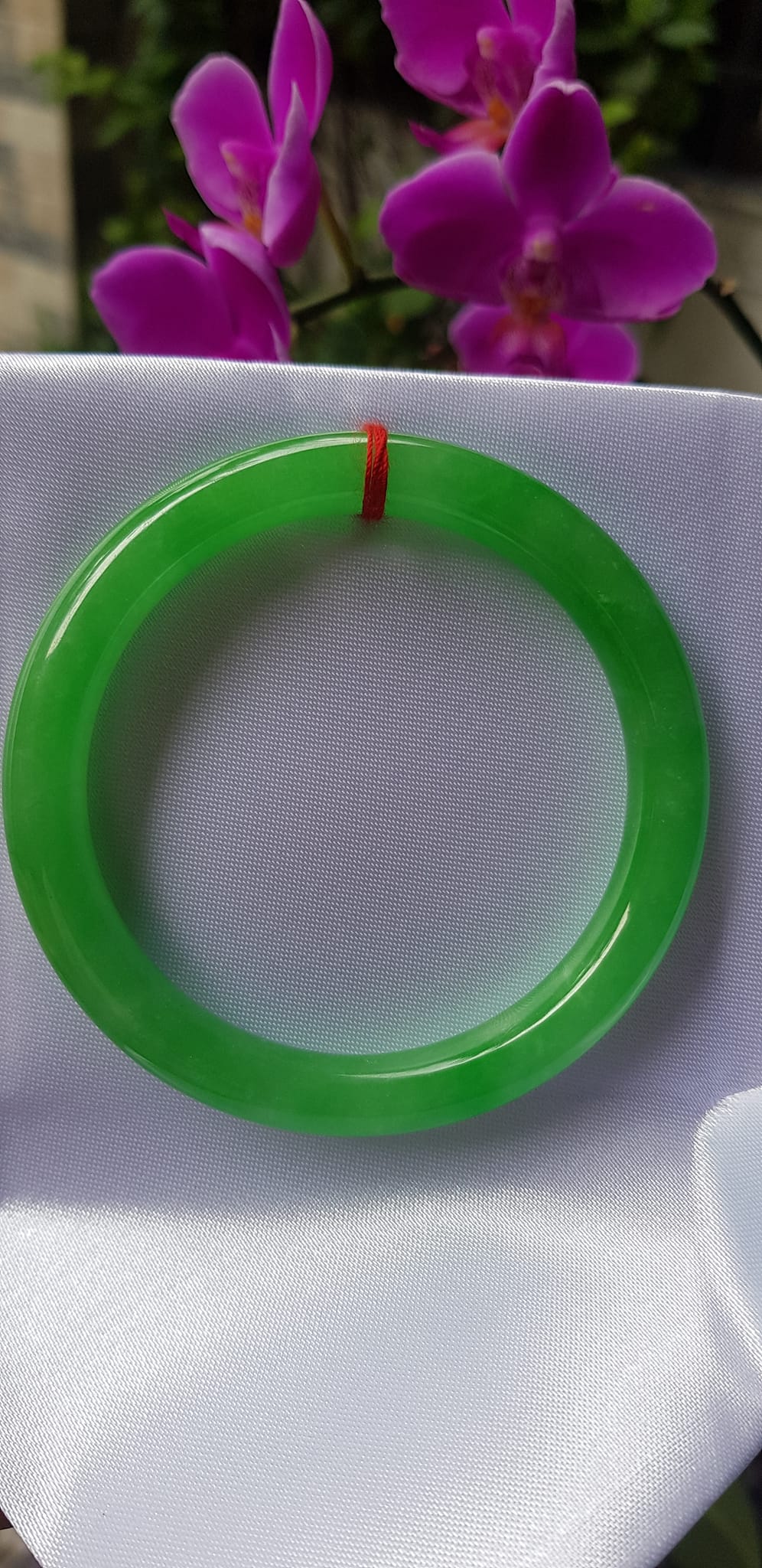 Vòng tay nữ đá cẩm thạch tự nhiên Ngọc Lý Đẹp 54mm x cọng 8mm Màu Xanh Lý tươi sáng bóng mượt đẹp Nữ 53kg - 60kg đeo Vòng hợp nữ mệnh Mộc mệnh Hỏa mệnh Thủy ạ