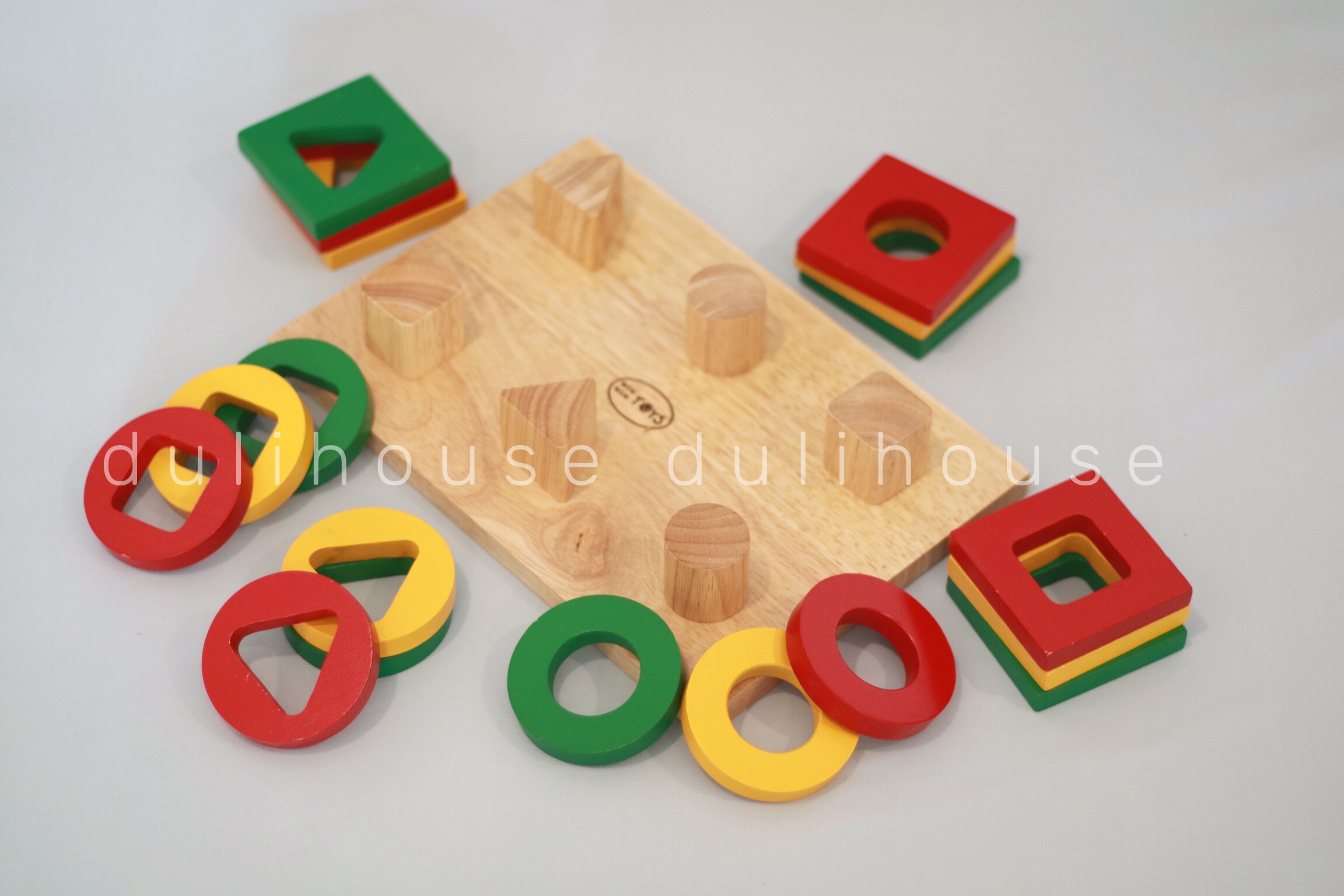 Đồ chơi gỗ cao cấp Bộ xếp 6 cọc, giúp bé phân biệt màu sắc, học cách so sánh, chọn lọc hình ảnh thích hợp để xếp vào đúng vị trí, tưởng tượng ra hình ảnh của bánh chưng, bánh dày qua các hình vuông & hình tròn - Sản xuất tại Việt Nam