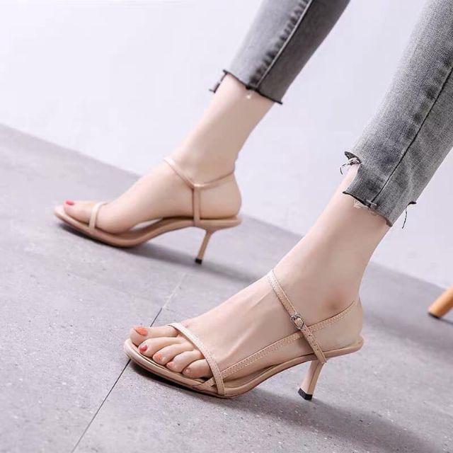 Giày sandal nữ quay mảnh phong cách mới