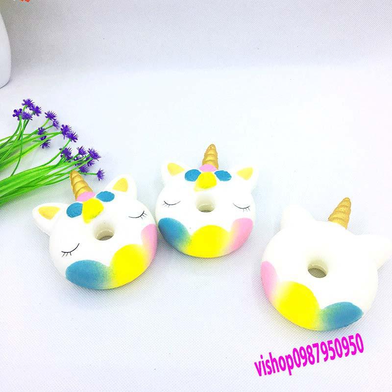 SquiShy bánh tròn 1 sừng nhắm mắt
