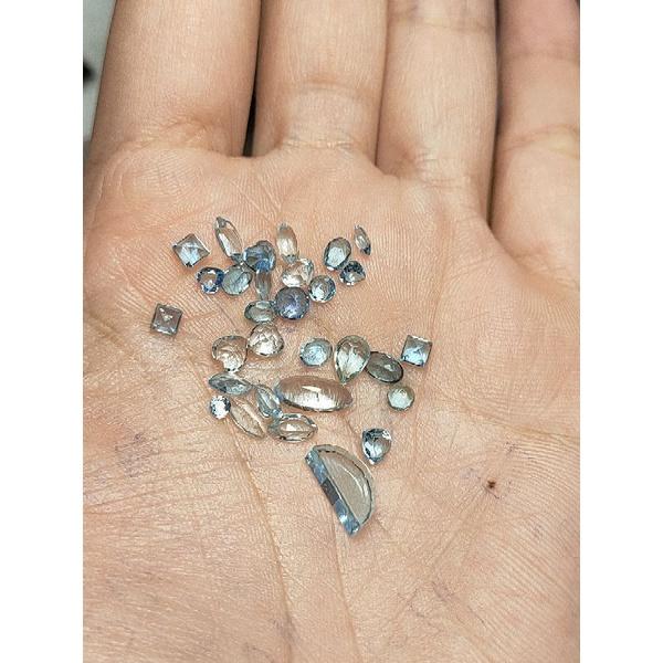 945 (1) cả lô ĐÁ TOPAZ (Có viên lỗi, viên không lỗi) (THIÊN NHIÊN)