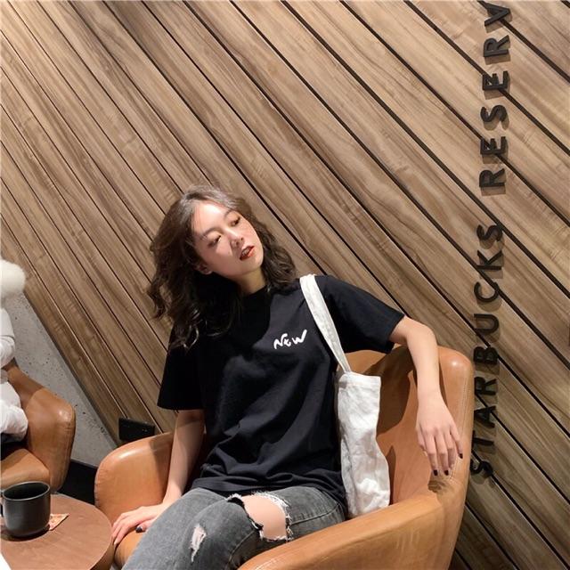 Áo thun tay lỡ form rộng