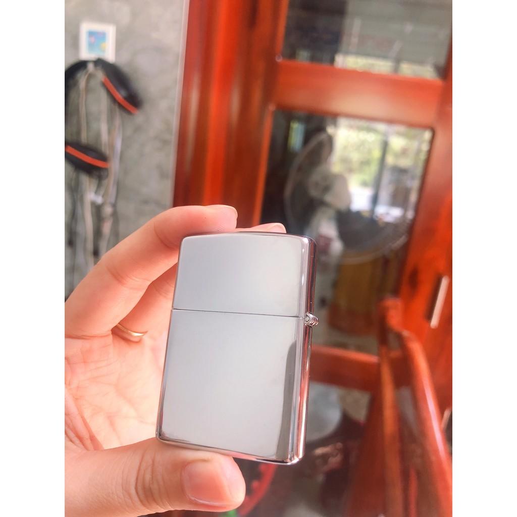 Bật Lửa, hộp quẹt Zippo Màu Trắng Bạc Loại Trơn Bóng Logo - Có Tem đỏ