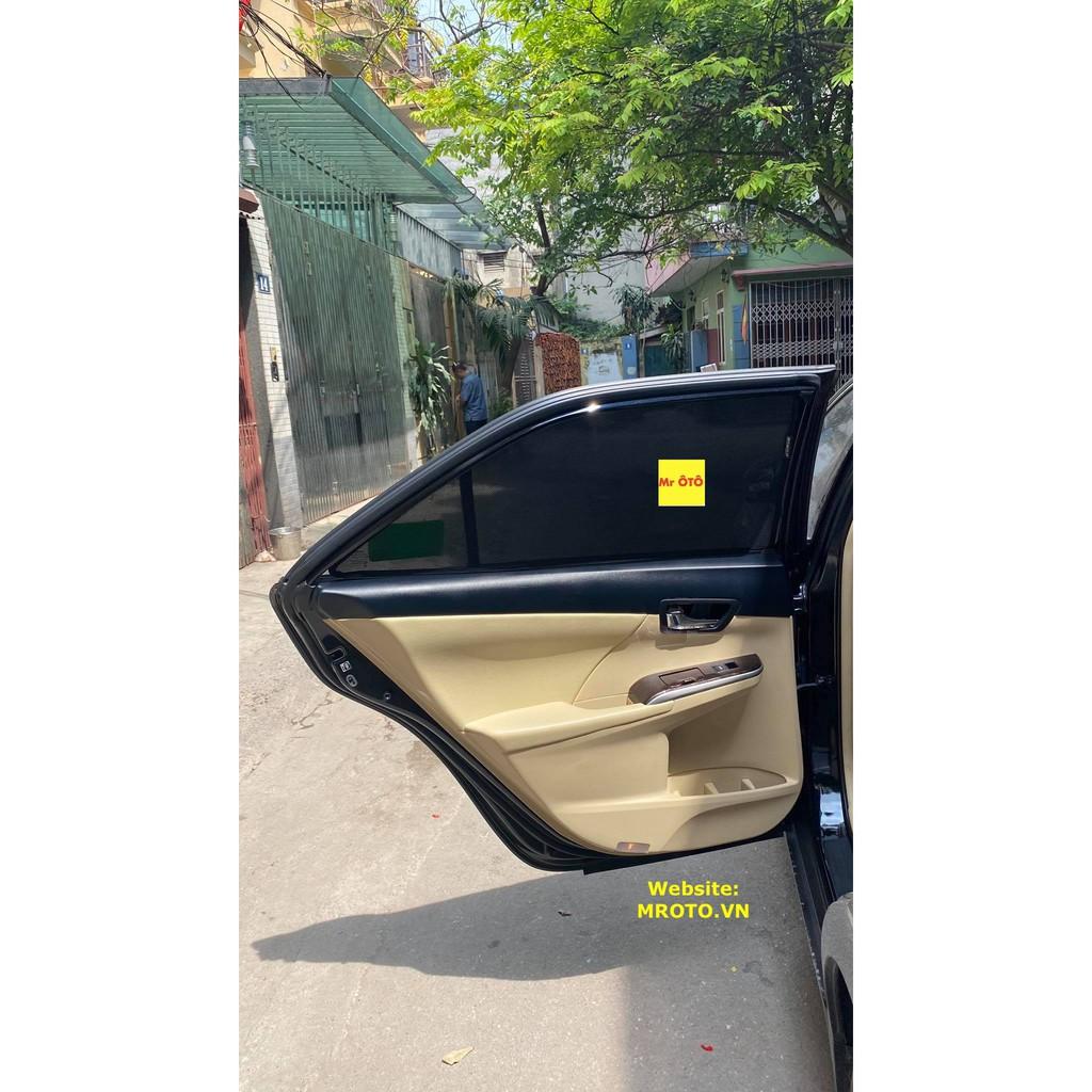 RÈM CHE NẮNG NAM CHÂM CHO XE TOYOTA CAMRY 2013-2018 .