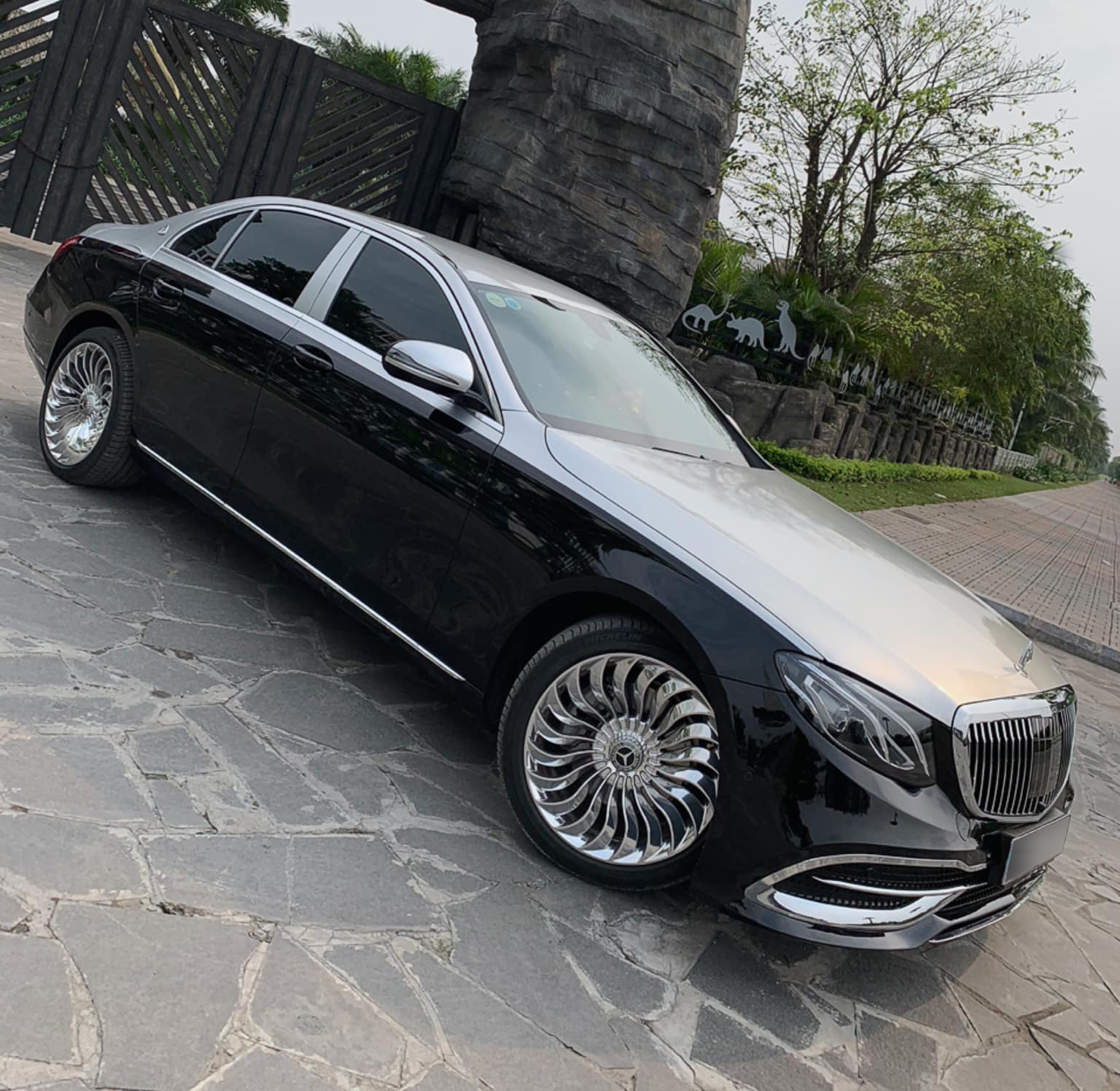 Logo chụp mâm, ốp lazang bánh xe ô tô Mercedes và Maybach - Mã: TY-83