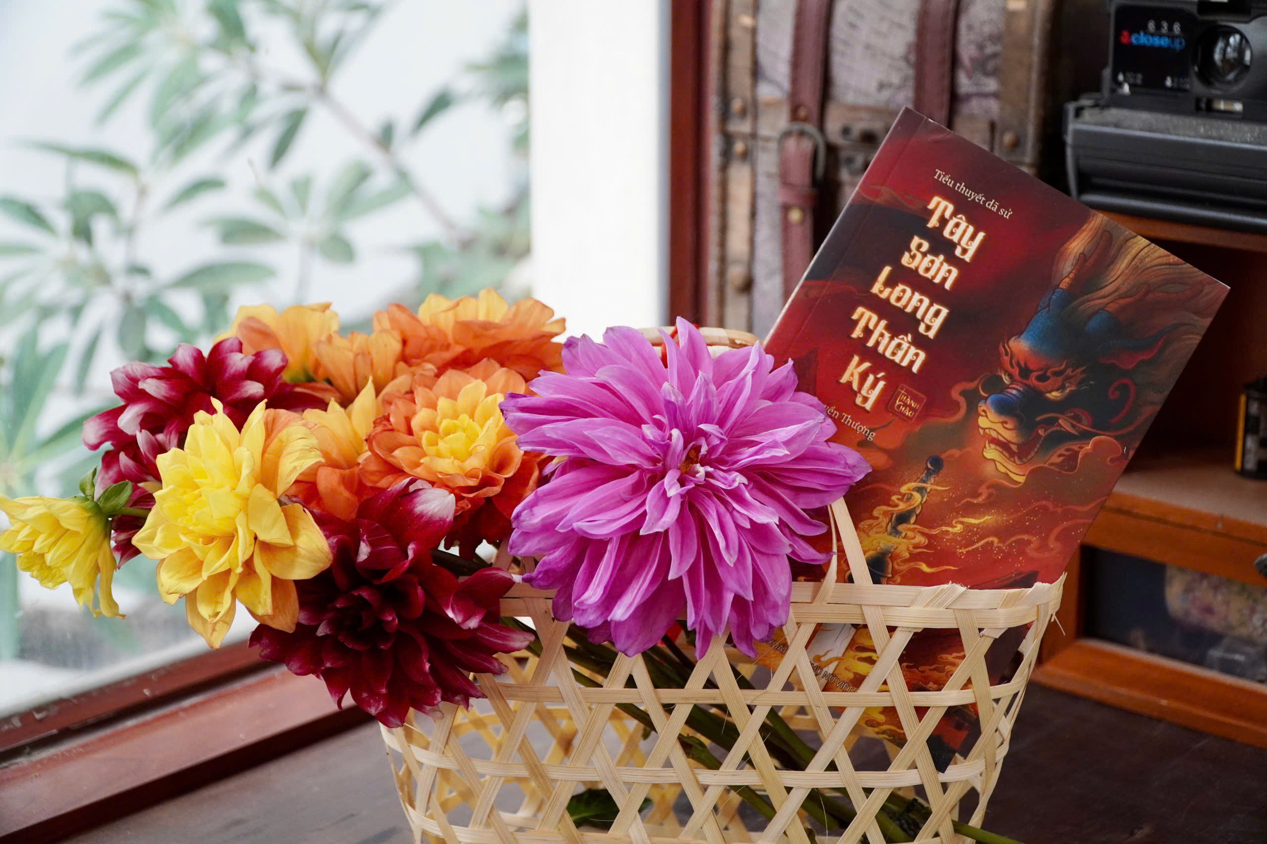 Sách - TÂY SƠN LONG THẦN KÝ - Thành Châu