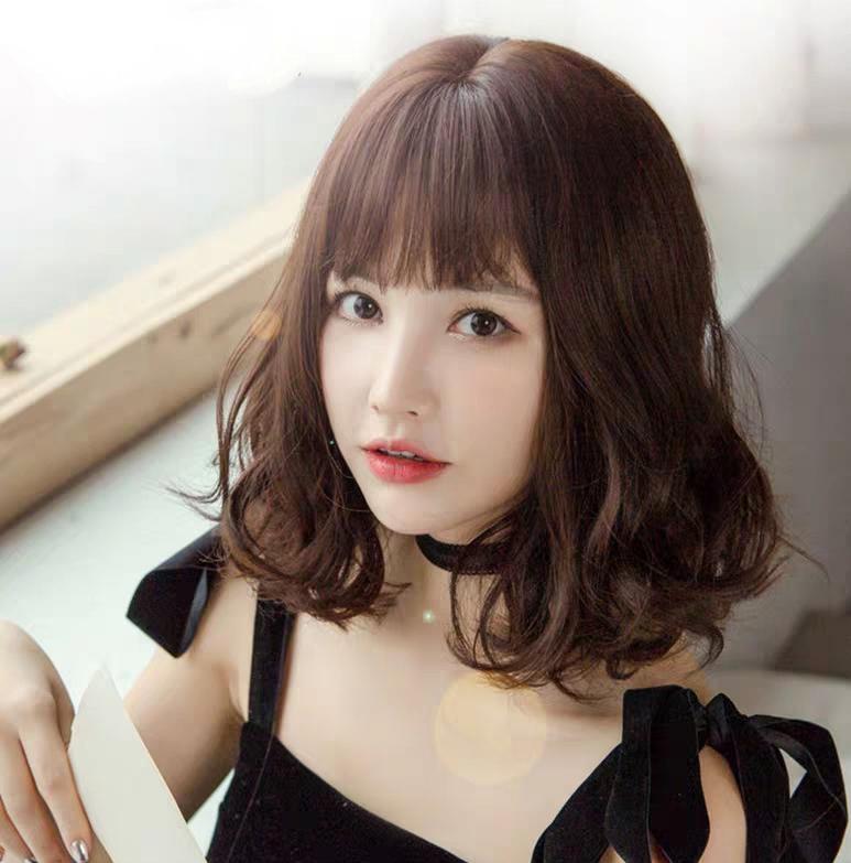 Tóc giả nguyên đầu xoăn Hàn Quốc siêu xinh có rãnh da đầu, chất tóc tơ cao cấp loại 1, chịu nhiệt tốt có thể bấm uốn, duỗi, gội. giống tóc thật 100%