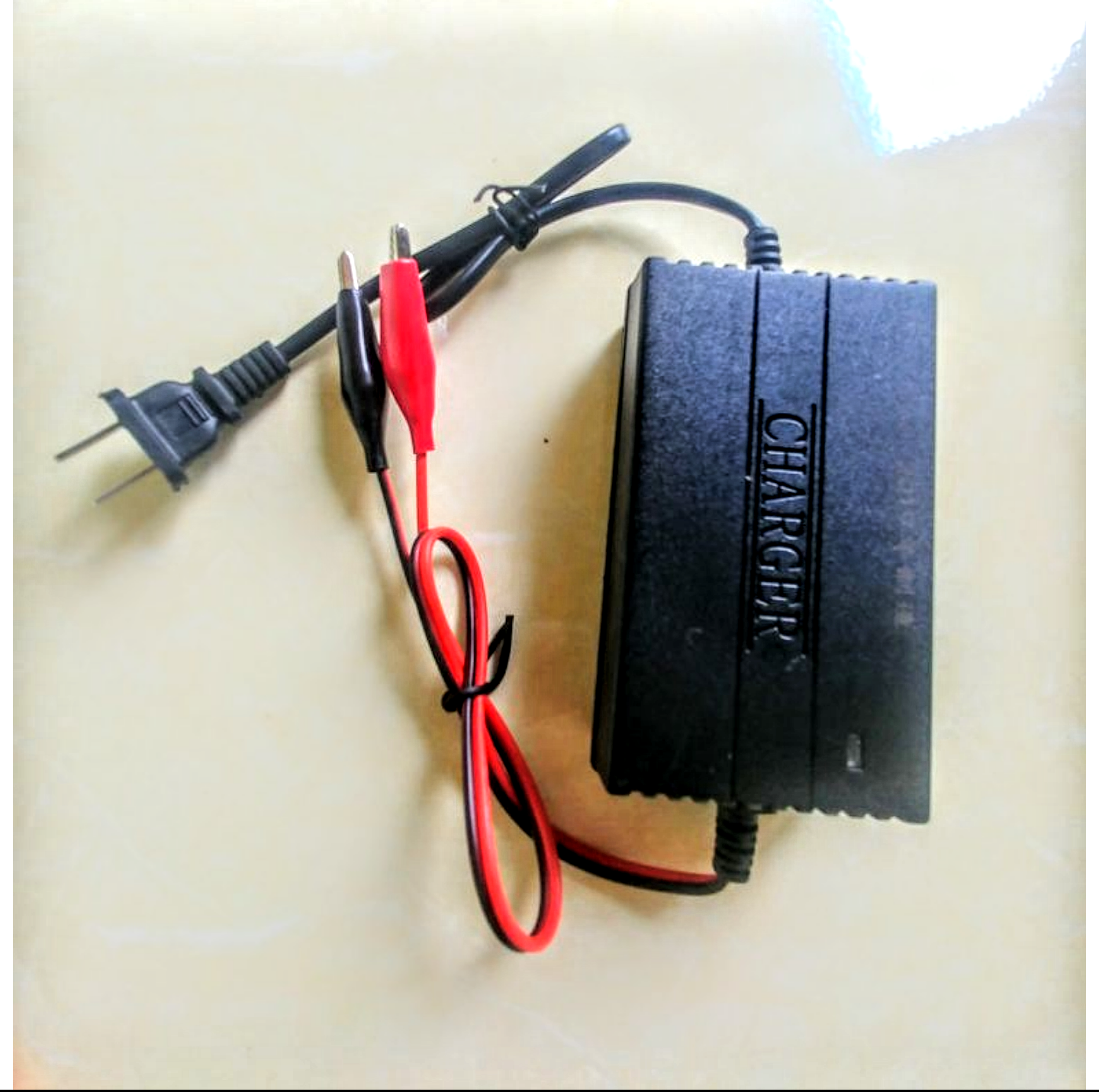 BỘ SẠC BÌNH ẮC QUY XE MÁY SẠC ĐIỆN TỬ TỰ ĐỘNG NGẮT SẠC KHI ĐẦY BÌNH LOẠI CHUẨN