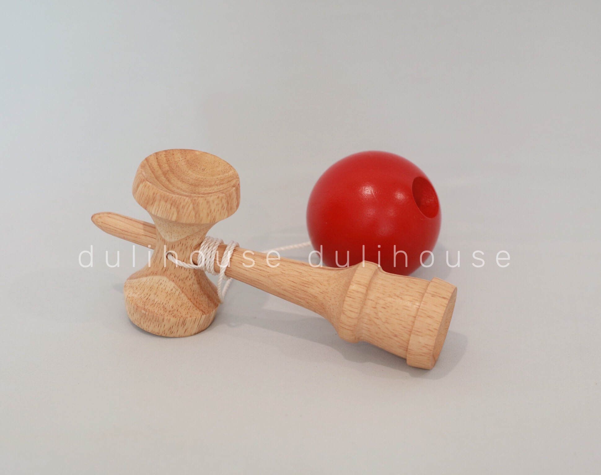 Đồ chơi gỗ cao cấp Kendama giúp rèn luyện tính kiên trì, sự tập trung; phát triển khả năng phối hợp tay &amp; mắt, sự cân bằng, phản xạ cũng như sự dẻo dai của tay, chân &amp; cả cơ thể - Sản xuất tại Việt Nam