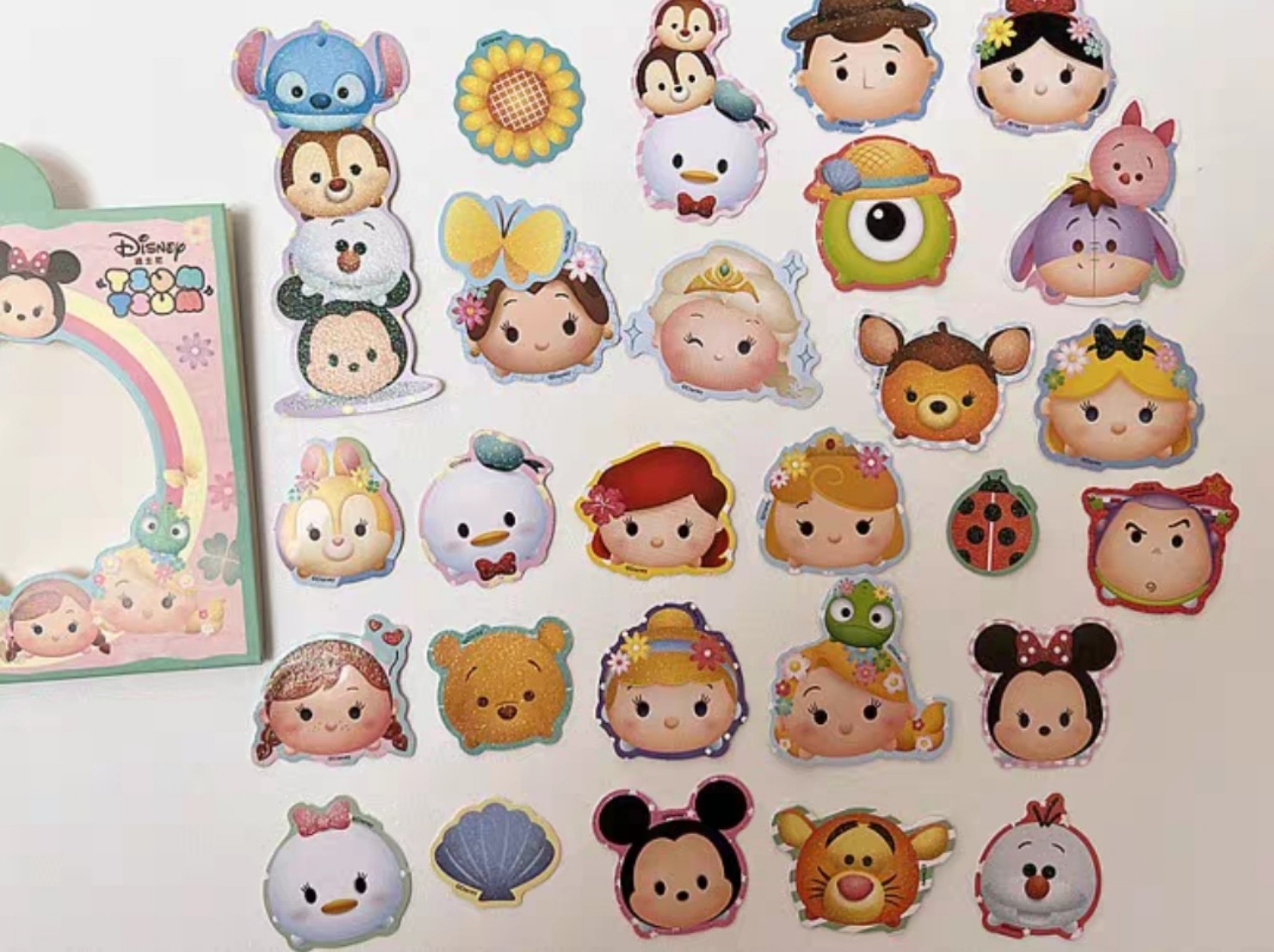 Set 28 sticker hình dán viền kim tuyến cho bé Tsum Tsum