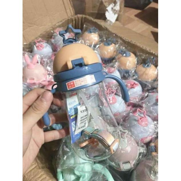 Bình uống nước ngôi sao có quai đeo đi kèm vô cùng xinh xắn cho bé