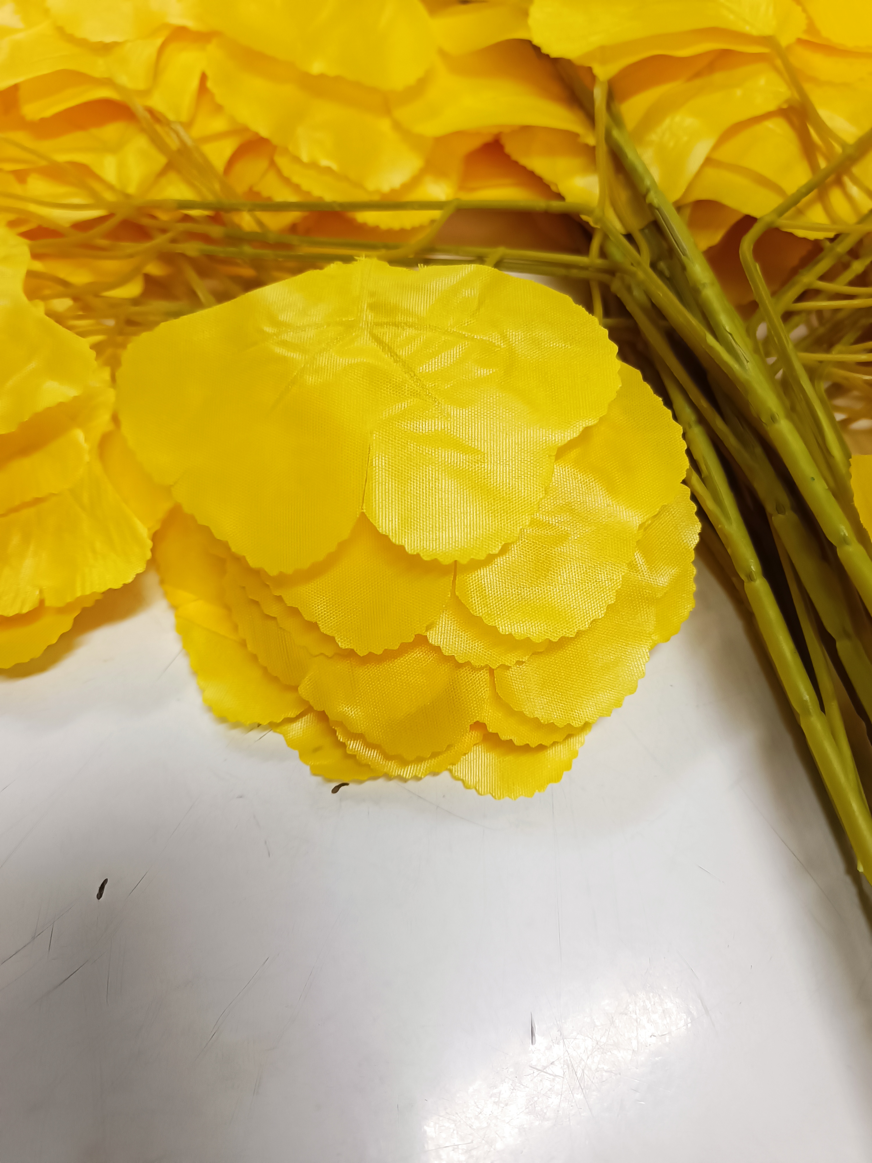 Combo 10 Bó 120 cành Lá ngân hạnh decor lá giả, lá vàng trang trí cành cây giả cao cấp