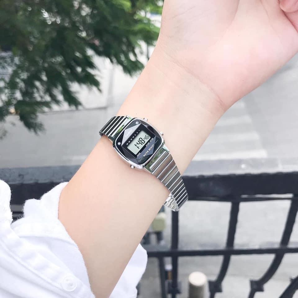 Đồng hồ điện tử nữ CASIO chính hãng LA670W, dây kim loại