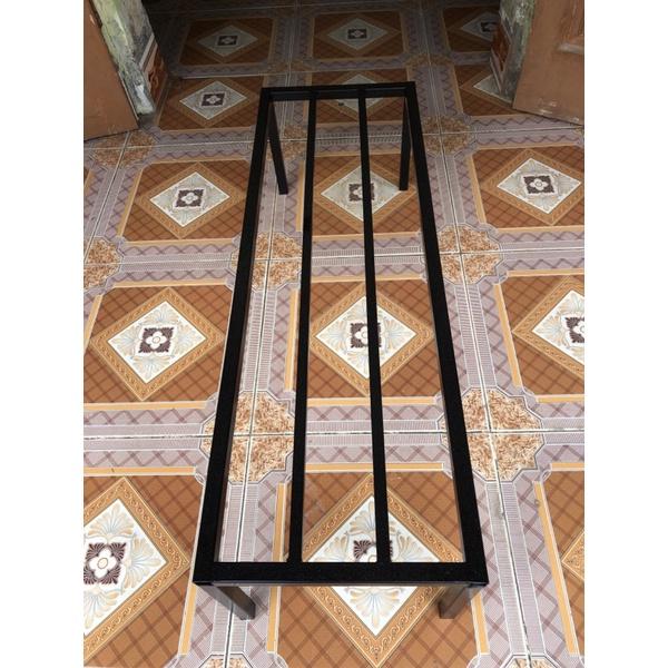 Kệ kê chậu cây Dài 90cm. Rộng 25cm. Cao 20cm. 2 nan phụ. khung hộp thép 2x2cm