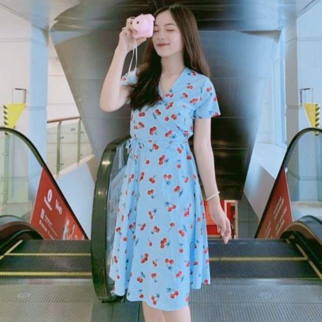 ĐẦM XANH NGỌC HOẠ TIẾT CỔ V DÂY NƠ CHÉO EO
