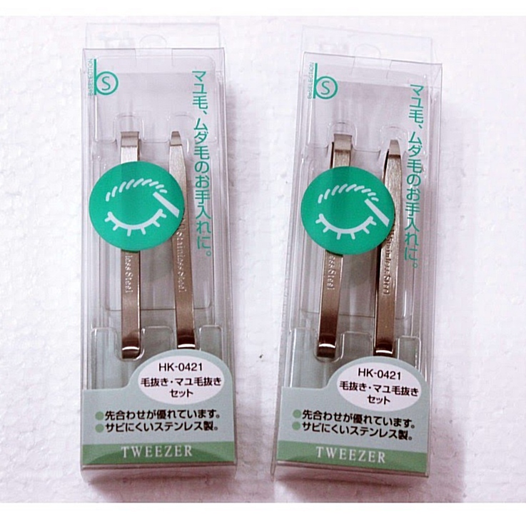 Nhíp Nhổ Lông Mày Bằng Thép Không Gỉ Kai Tweezer 4959-HK0421 (Set 2 cây )