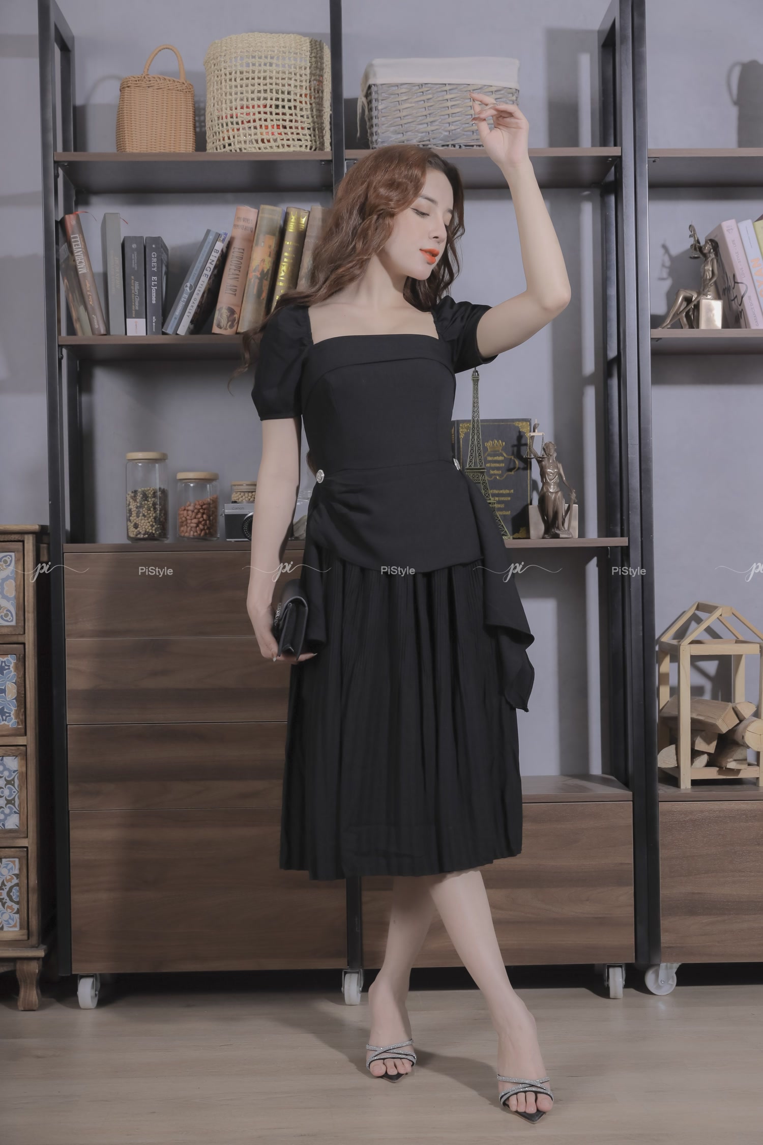 Váy Eo Cách Điệu Màu Đen 23V001 Cao Cấp Pi Style