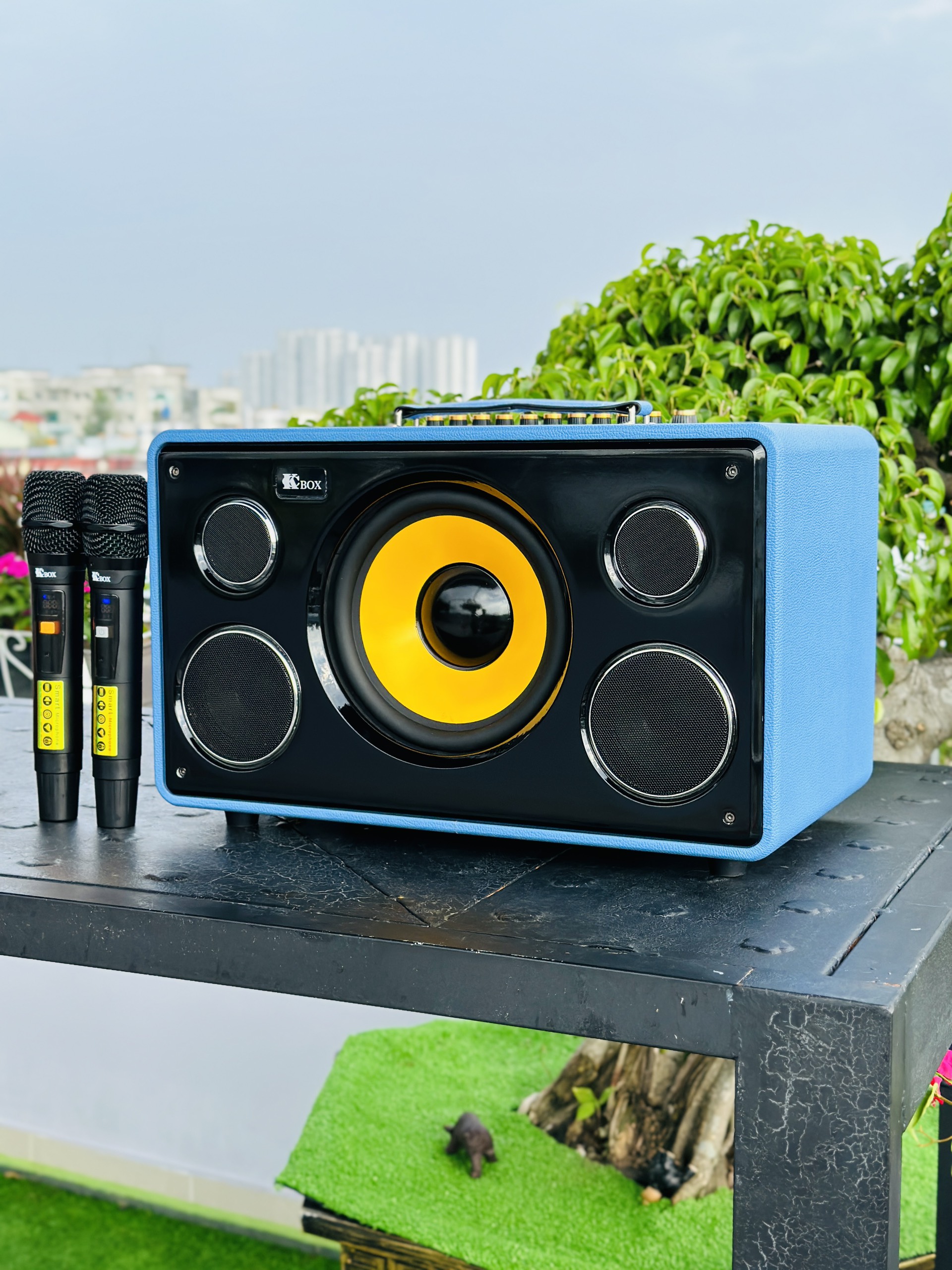 LOA XÁCH TAY KCBOX KC S8 KÈM 2MIC CÔNG SUẤT 200WAT NGOẠI HÌNH GỌN NHẸ TINH TẾ -BASS SIÊU TRẦM CHO BẠN TRÃI NGHIỆM KARAOKE NGHE NHẠC TUYỆT HẢO