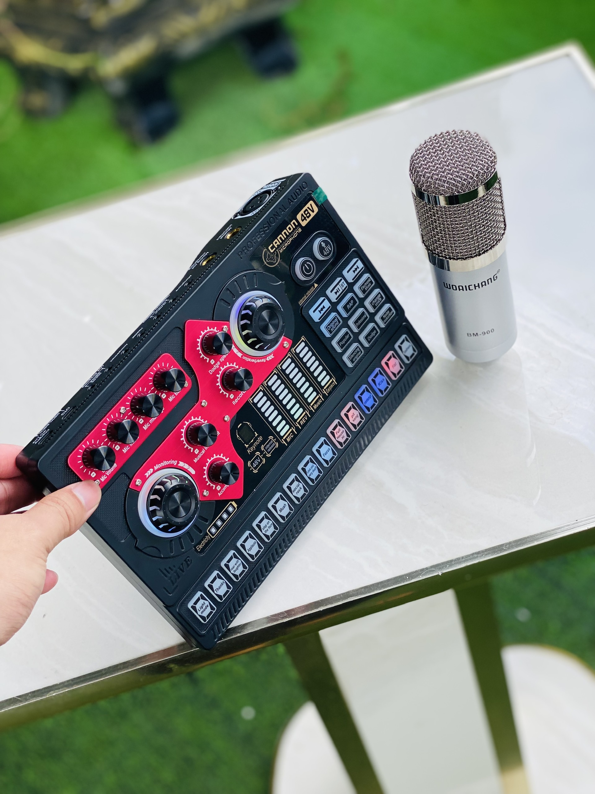 Combo Sound Card X5 Autotune Và Micro Thu Âm BM900 là bộ thu, Livestream Chuyên nghiệp Giá Rẻ Dễ Dùng hàng nhập khẩu