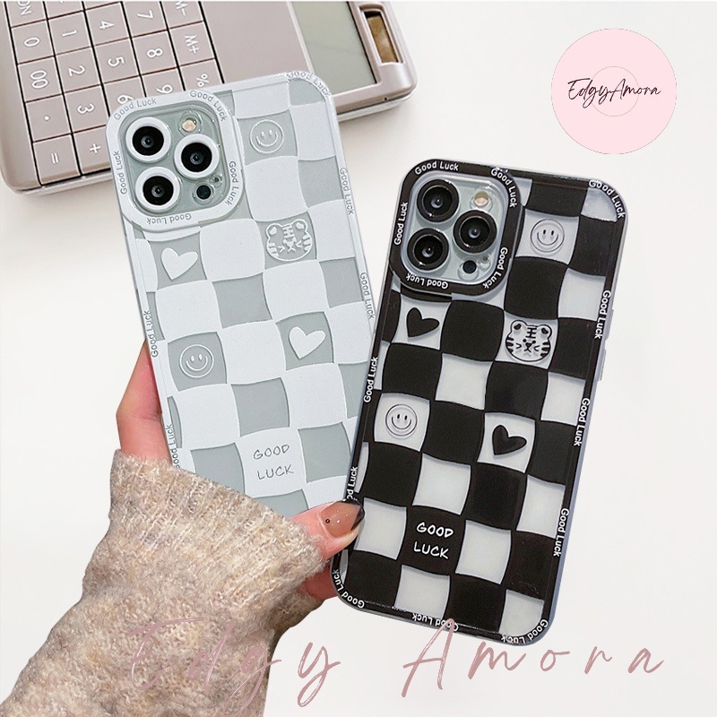 Ốp lưng Iphone chống sốc họa tiết caro good luck dành cho Iphone 11 / Phone 11 Pro / Iphone 11 Pro Max / Iphone 12 / Iphone 12 Pro / Iphone 12 Pro Max / Iphone 13 / Iphone 13 Pro / IPhone 13 Pro Max / Iphone 14/ Iphone 14 Pro / Iphone 14 Pro Max