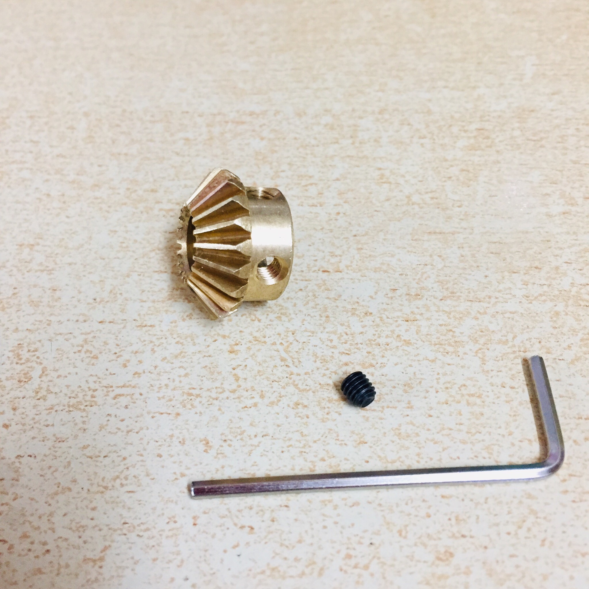 Bánh răng côn bằng đồng 20 răng lỗ trục 8mm bộ truyền đảo chiều 90 độ 1 bánh răng lái 034