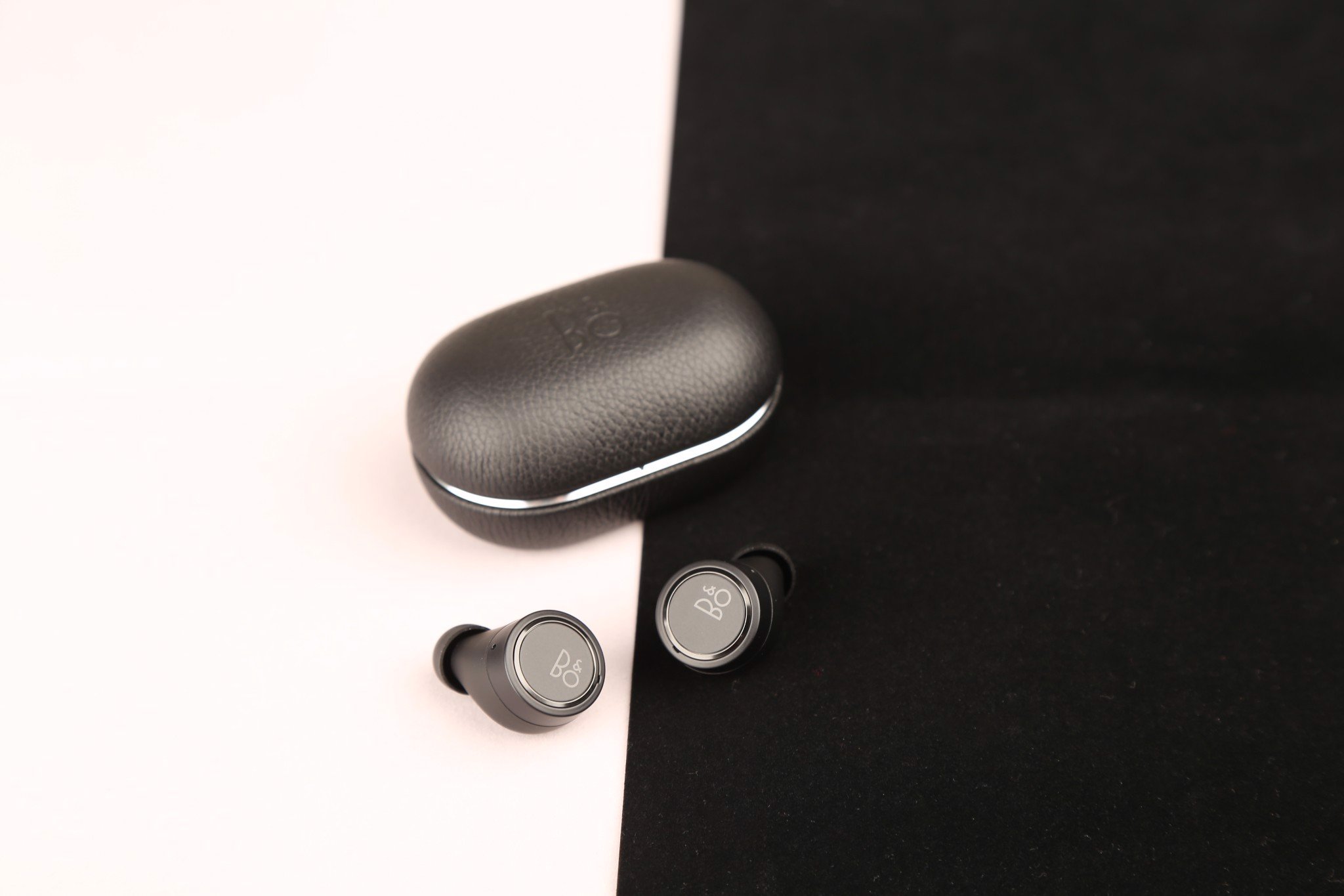 Tai nghe Bluetooth Beoplay E8 3.0 Black - Hàng chính hãng
