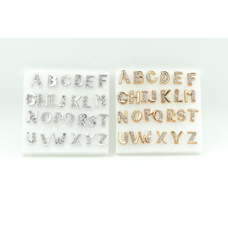 Set bông tai chữ cái