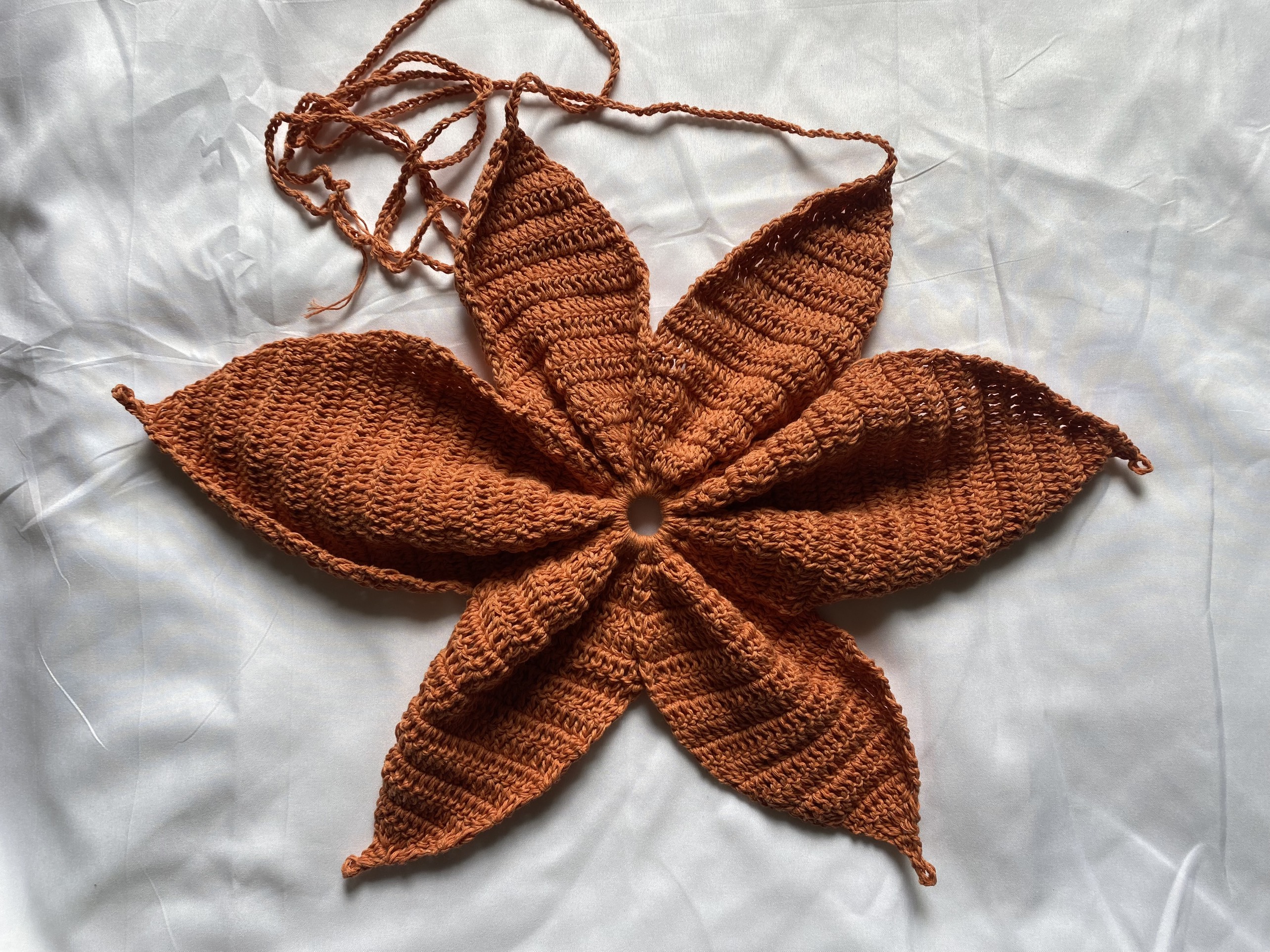 Áo yếm handmade hình hoa 6 cánh