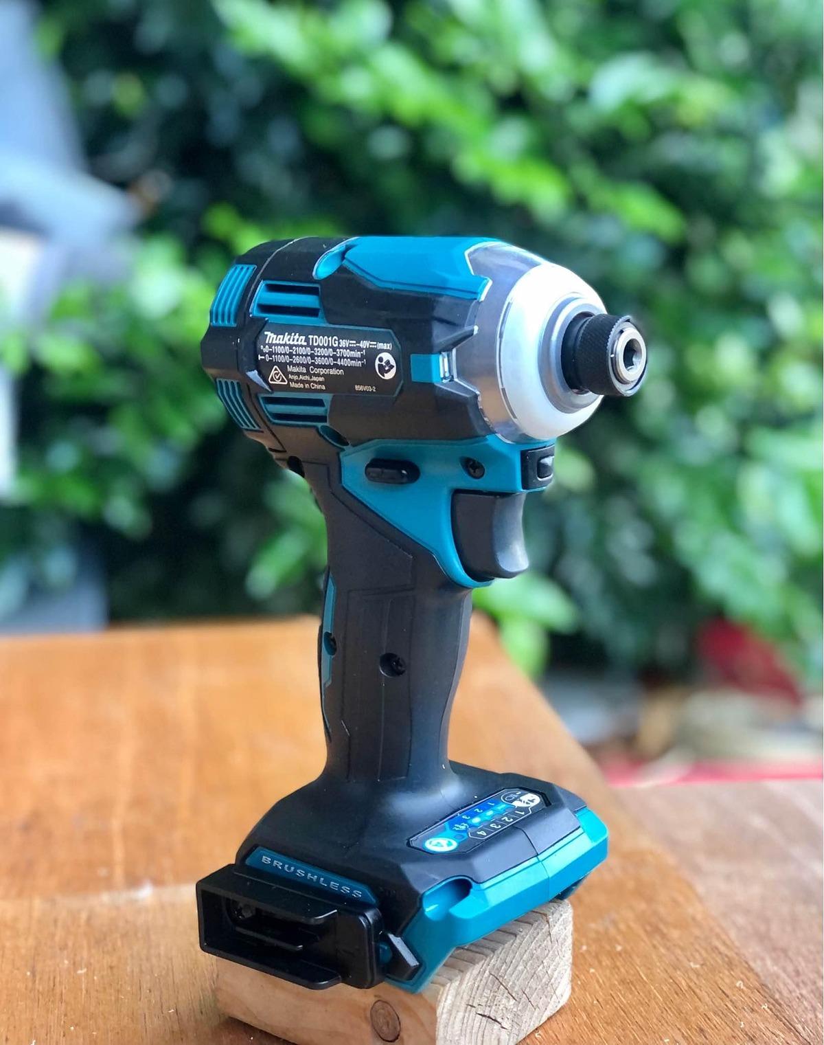 MÁY BẮN VÍT DÙNG PIN 40V MAKITA TD001GZ - HÀNG CHÍNH HÃNG