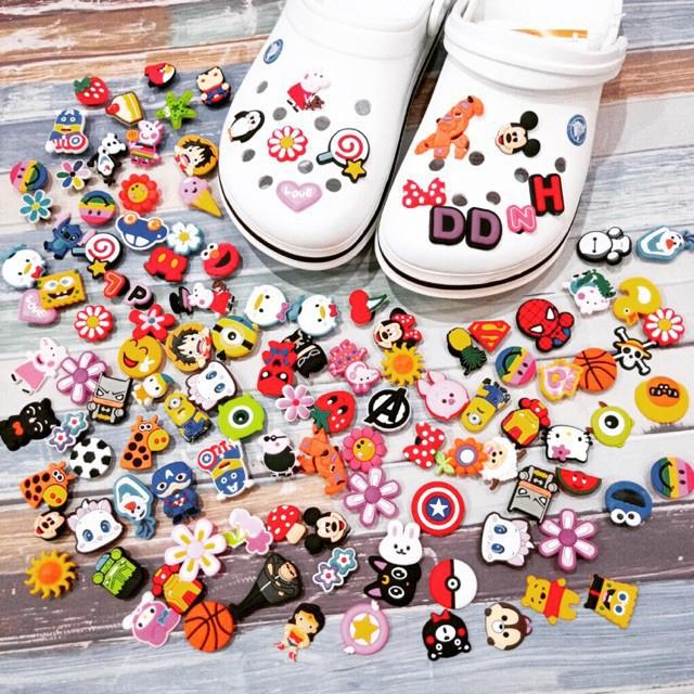 Combo 10 sticker gắn trang trí dép Crocs Dép lỗ - Giao ngẫu nhiên