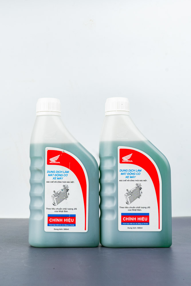 Thùng 24 Chai Nước Làm Mát Xe Máy Honda 500ml - 08CLAM9910YV6
