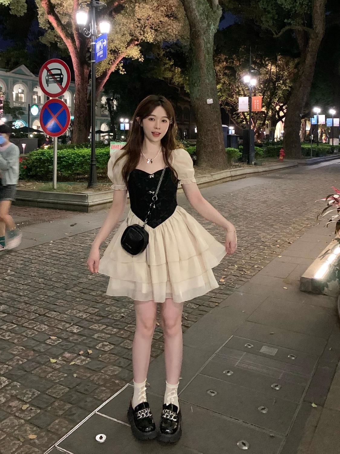 SHUANGYAN Pháp nhỏ thiết kế nhẹ nhàng phong cách váy ngọt ngào nhỏ mối tình đầu váy vuông cổ bong bóng tay áo bánh công chúa váy