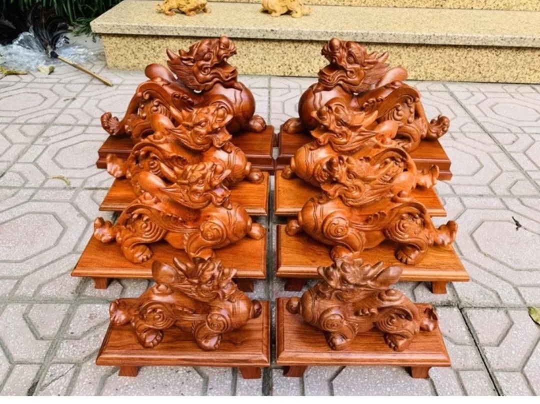 Cặp tỳ hưu gỗ hương ngang 30cm kèm đế kê